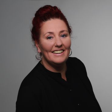 Iris Zalewski, Front Office Manager